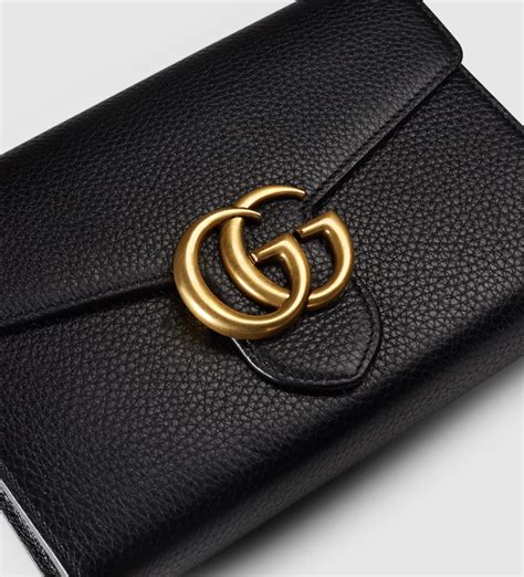 gucci wallet purse with chain.